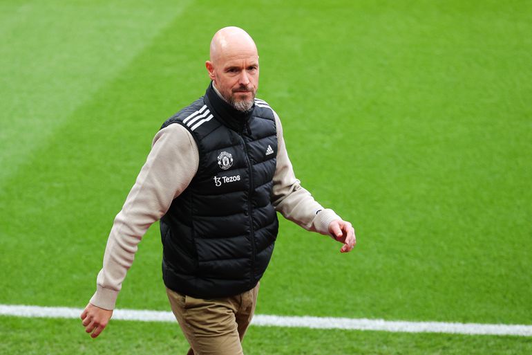 'Erik ten Hag wil gigantische muur laten bouwen om trainingen Manchester United geheim te houden'