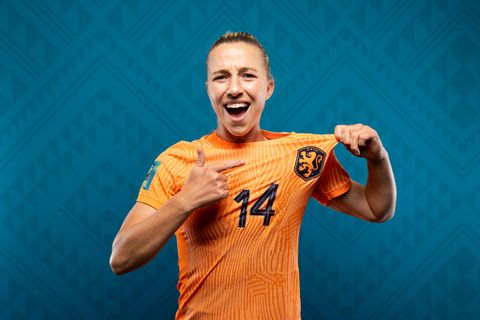 Verloofdheid levert Oranje Leeuwin (30) hoofdpijn op: 'Dat is een superdom idee'