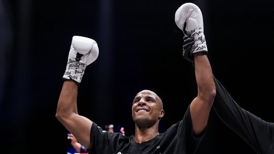 Kickbokser Levi Rigters verwacht 'pijnlijke' Glory-avond: 'Je moet mentaal sterk zijn'