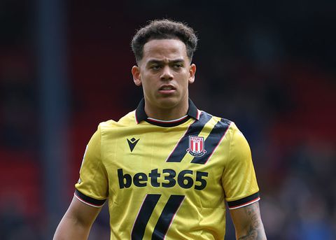 Voetballer Million Manhoef richt vizier op Engelse topclubs: 'Dat moet wel goedkomen'