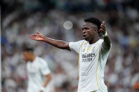 Paniek om villa topvoetballer Vinicius Junior, brandweer rukt massaal uit