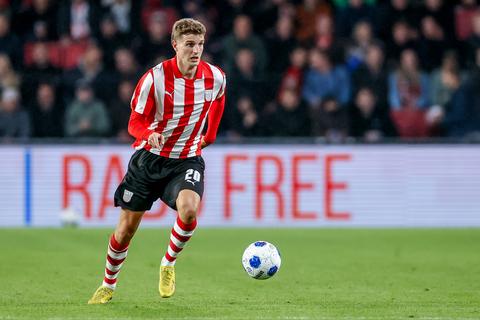 PSV'er Guus Til spreekt zich uit over pittige interlandperiode: 'Veel jongens hadden het gewoon zwaar'