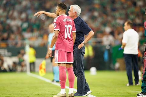 José Mourinho trekt fel van leer na kritiek op veelbesproken Kylian Mbappé: 'Jullie zochten naar problemen'