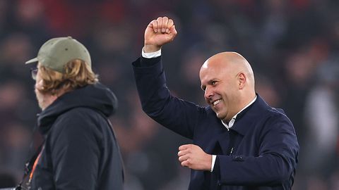 Engelse media lopen weg met 'gouden hand' van Arne Slot: 'Bescheiden aanstelling, onbescheiden pieken'