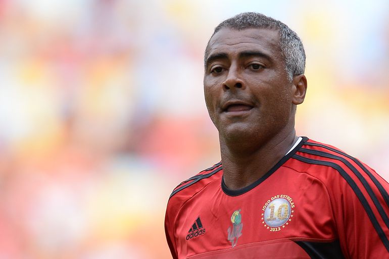 'Verslaafde' PSV-legende Romario ziet relatie met 37 jaar jongere vriendin stranden, maar duikt direct op met andere vrouw