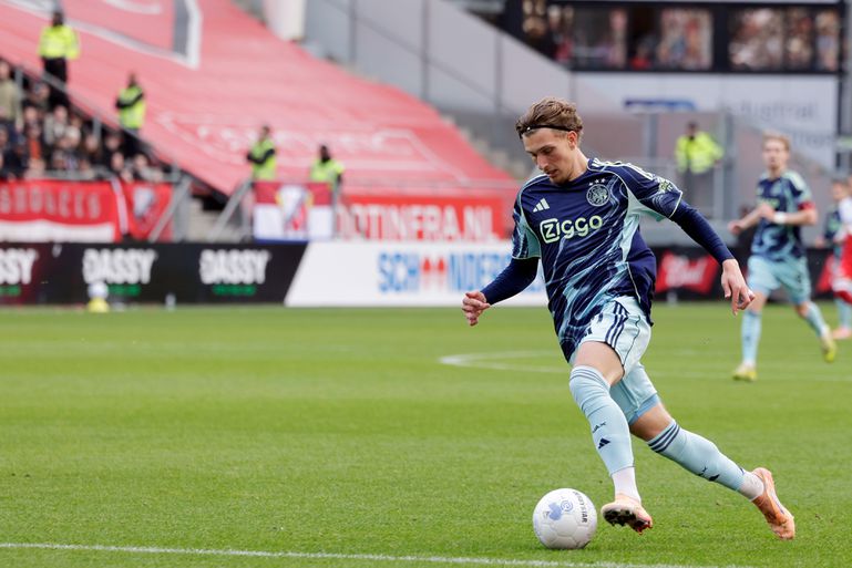 Live | Sprankje hoop keert terug bij Ajax: direct na zware klap doet ploeg Fred Grim wat terug