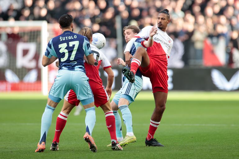 Bizarre wending bij FC Utrecht - Ajax na ingrijpen VAR