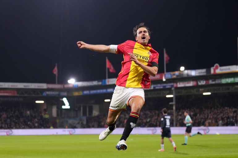 Onhandig moment van jonge aanvaller (19) brengt Feyenoord in de problemen tegen Go Ahead Eagles