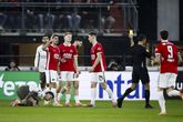 Teleurgestelde gezichten bij AZ in duel met PSV. ©ANP.
