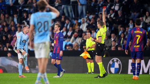 Frenkie de Jong krijgt de rode kaart voorgeschoteld © Getty Images