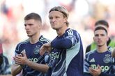 Kasper Dolberg baalt flink na een nieuwe nederlaag met Ajax. © Pro Shots.