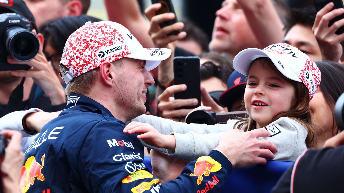 Max Verstappen praat met oud-wereldkampioen over geslacht baby: 'Niet te teleurgesteld zijn'