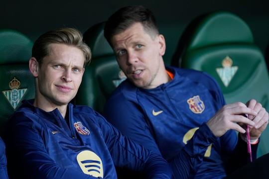 Toekomst Frenkie de Jong bij FC Barcelona ter discussie: 'Als hij wil, is hij zo weg'