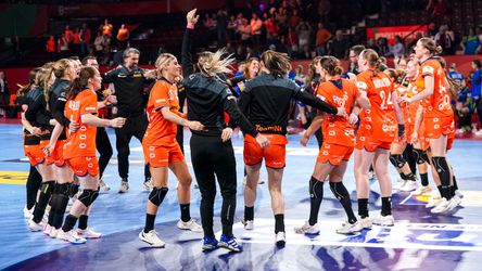 Nederlandse handbalsters boeken broodnodige zege op EK: alles komt aan op laatste wedstrijd