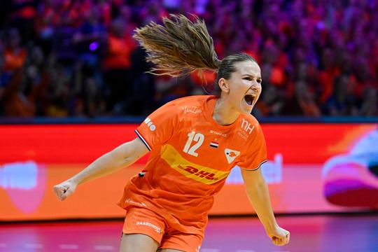 Nederlandse uitblinker op WK handbal verklapt motivatie voor medaille: 'Natuurlijk iets extra moois'