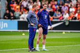 Bondscoach Ronald Koeman en Frenkie de Jong. © Getty Images