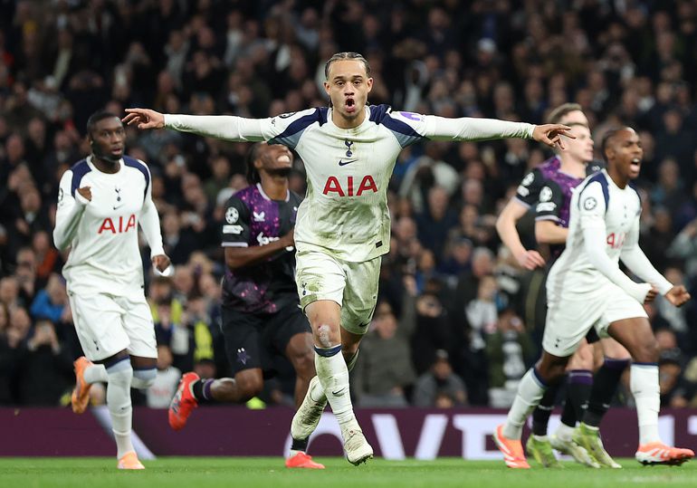 Uitslagen en stand Champions League | Hoofdrol voor Nederlanders op andere velden