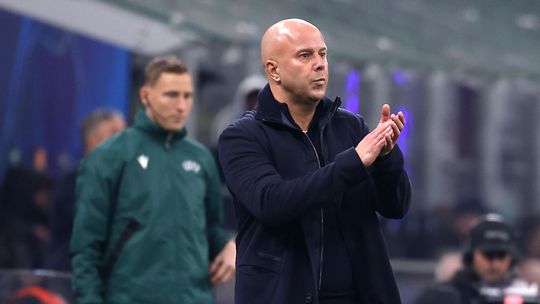 Flinke meevaller voor veelbesproken Arne Slot: Liverpool wint beladen duel dankzij VAR-ingreep