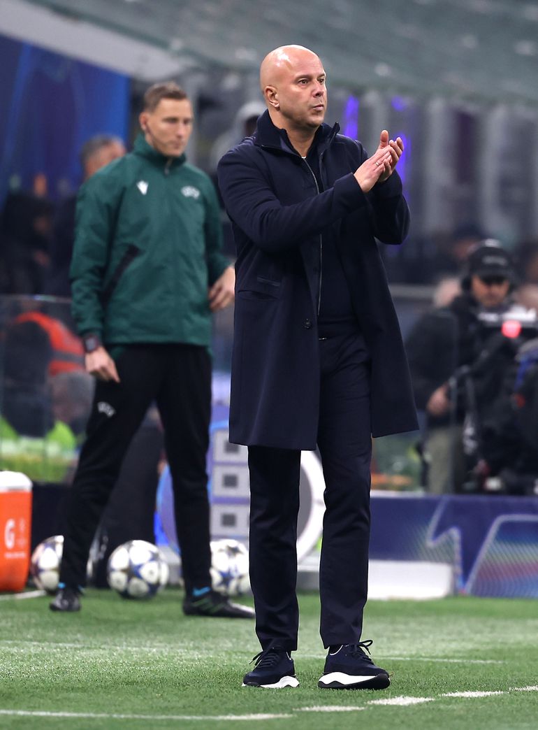 Flinke meevaller voor veelbesproken Arne Slot: Liverpool wint beladen duel dankzij VAR-ingreep