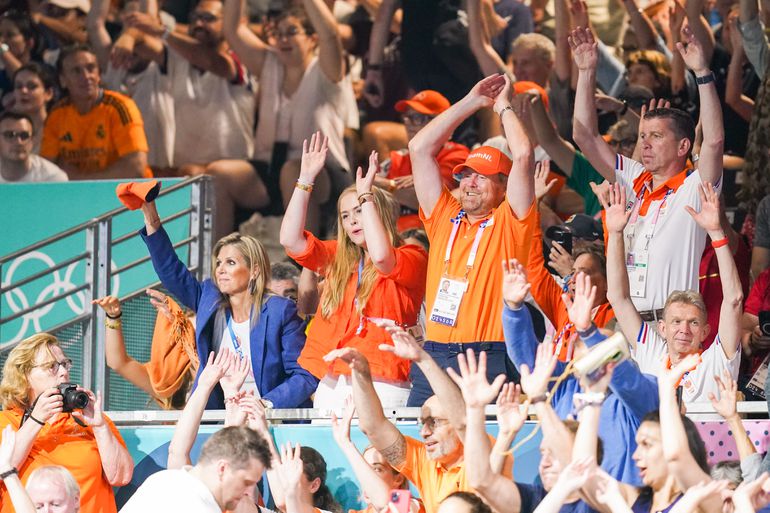 Oranje-handbalsters krijgen hoog bezoek bij cruciaal duel op WK in eigen land