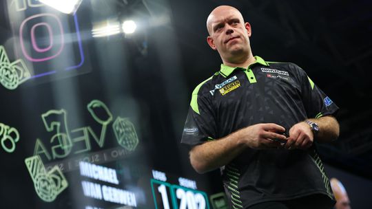 Topdarter Michael van Gerwen getekend door 'zwaar jaar' met scheiding en zieke vader: 'Doet heel veel met me'