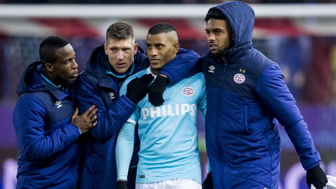 PSV - Atlético Madrid doet altijd denken aan de pijnlijke misser van Luciano Narsingh: 'De lat bleef door mijn hoofd malen'