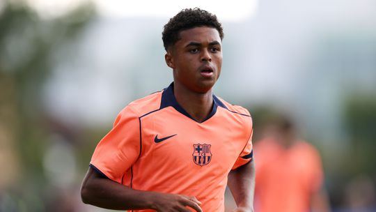 Zoon (18) van oud-international Patrick Kluivert speelt zich in de kijker bij FC Barcelona met heldenrol in Europa