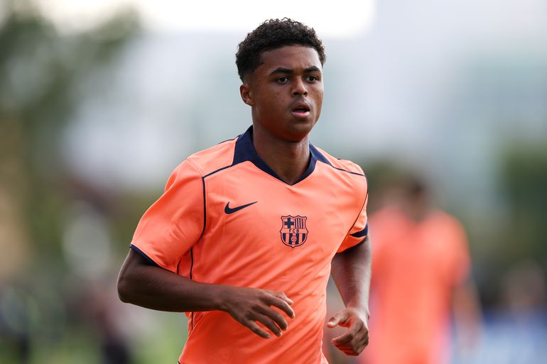 Zoon (18) van oud-international Patrick Kluivert speelt zich in de kijker bij FC Barcelona met heldenrol in Europa