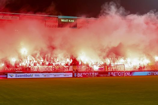 Alles erop en eraan in eerste Eredivisie-wedstrijd 2025: vuurwerk en hattrick Go Ahead-sensatie