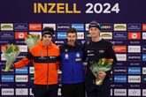 Davide Ghiotto, Patrick Roest en Sander Eitrem na de 5000 meter op de WK afstanden 2024 ©Getty Images