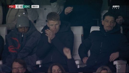 Opvallende aanwezige in vrieskou bij PSV: Oranje-international vermomd in Philips Stadion