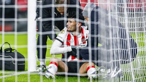 PSV en Ricardo Pepi moeten opnieuw flinke domper slikken: aanvaller met ogenschijnlijk zware blessure van het veld