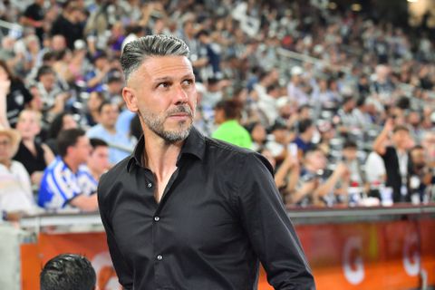 Voormalig Argentijnse topvoetballer beleeft angstaanjagend moment met gezin op vakantie: 'Een wonder dat ze nog leven'