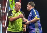 Michael van Gerwen wint de finale in Berlijn van Luke Littler © Getty Images