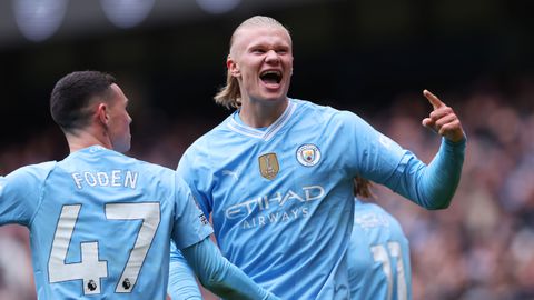 Manchester City wint dankzij heerlijke goals Erling Haaland, ook concurrent Liverpool wint simpel