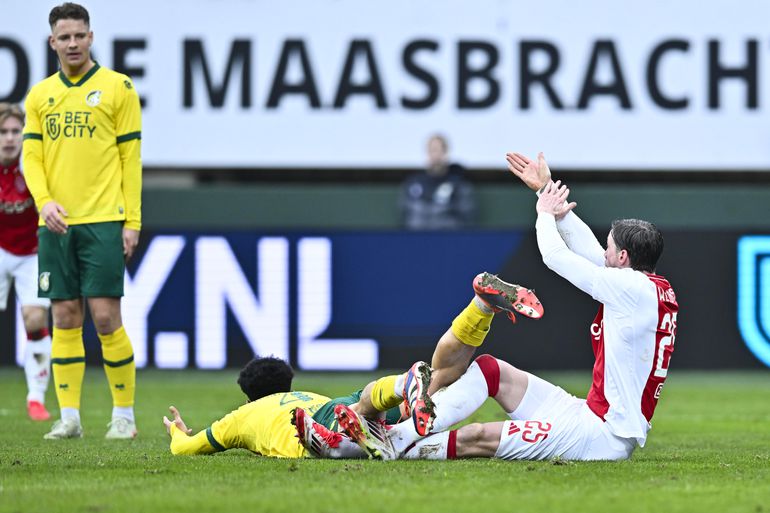 Johan Derksen ziet 'Lucky Ajax': 'Ze hebben álles mee qua scheidsrechters'