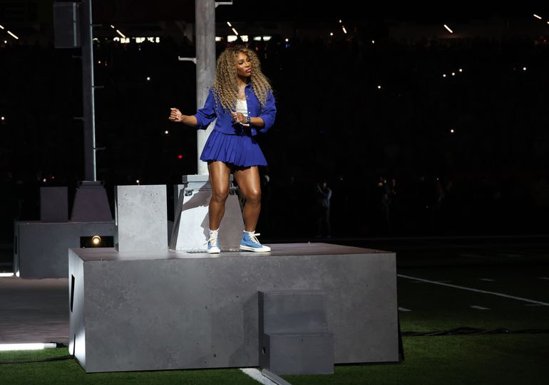 Dansende ex-toptennisster duikt 'als wraakactie' plotseling op bij Super Bowl' en bekent: 'Ik stierf een beetje'