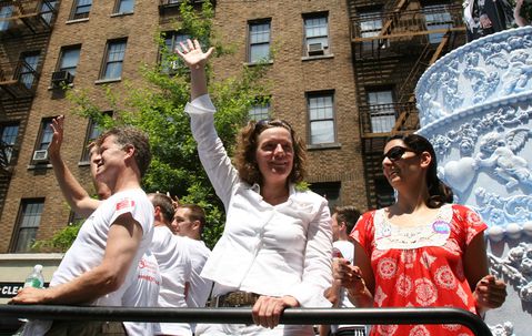 Dit is de vrouw die Ajax gaat leiden: oud-politica (57) bedacht iconische slogan en haalde Giro d'Italia naar Amsterdam