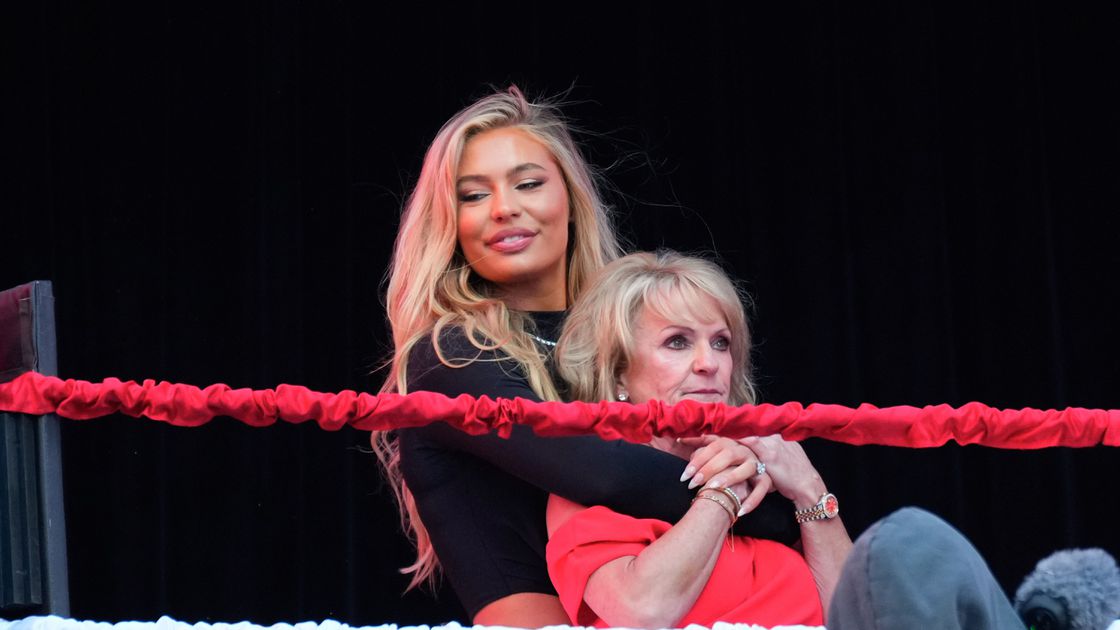 Schoonmoeder schaatsicoon Jutta Leerdam eist de aandacht op in olympisch Milaan: 'Iedereen staart na