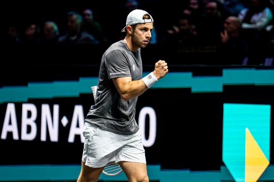Toptennisser Tallon Griekspoor vergeleken met legendarische oud-speler (54) na spectaculaire actie