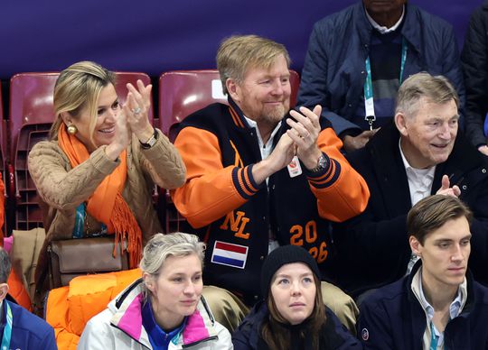 Gelach om 'prins pils' Willem-Alexander in TeamNL Huis: 'Die heeft een klein slokkie op'