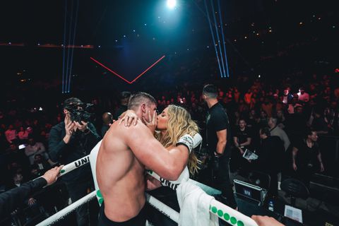 Rico Verhoeven geeft 500.000 dollar direct uit met zijn vriendin: 'Het wordt heel mooi'