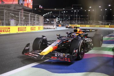 Max Verstappen koeltjes na nieuwe mijlpaal in Formule 1: 'Ik was de rondes aan het aftellen'
