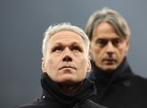 Marco van Basten verschijnt met 'nieuwe' haren aan de tafel bij Rondo. ©Getty Images
