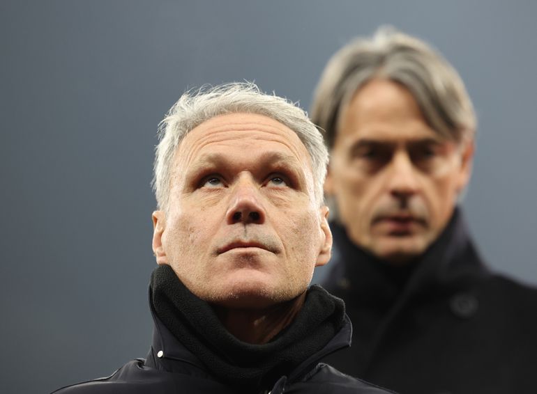 Marco van Basten toont voor het eerst nieuwe coupe na haartransplantatie