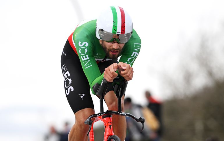 Filippo Ganna met afstand de snelste in openingstijdrit Tirreno-Adriatico, Mathieu van der Poel neemt opmerkelijk besluit