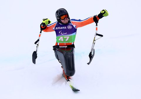 Dubbelslag Nederland: Jeroen Kampschreur slalomt naar tweede paralympische titel, ook Niels de Langen op podium