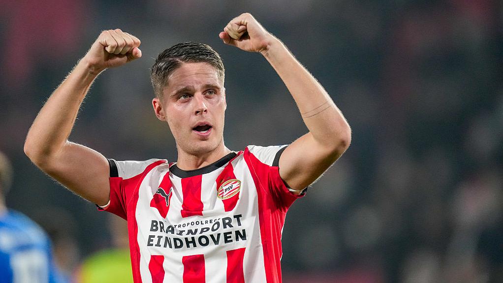 Topvoetballer Joey Veerman onthult hoe PSV-selectie het kampioenschap ...