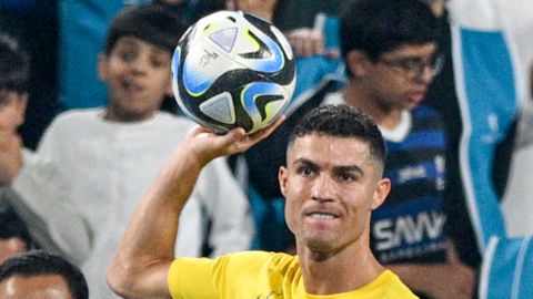 Suikerfeest-post van Cristiano Ronaldo na elleboogstoot valt verkeerd: 'Verlaat mijn club!'