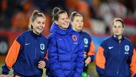 Oranje Leeuwinnen concurreren met Real Madrid - Manchester City: 'Dat vinden onzekere jongetjes niet zo leuk'